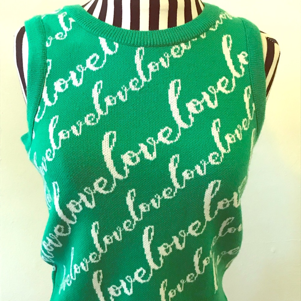 LOVE print Kelly green sweater vest Small